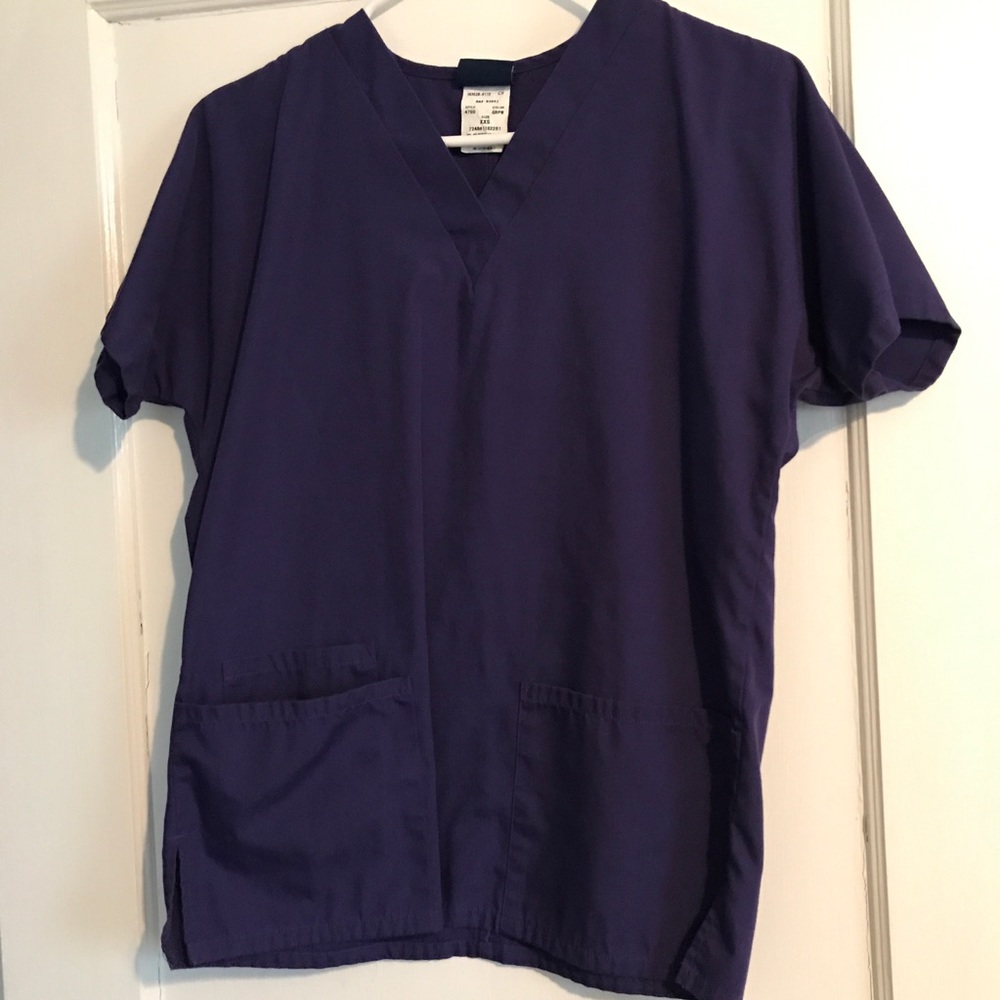 Cherokee scrub top